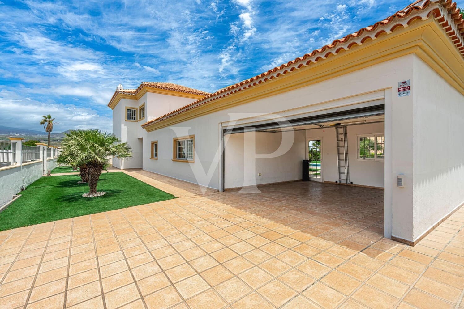 4 soveværelse Villa til salg i Golf del Sur med swimmingpool - € 1.350.000 (Ref: 9833587)