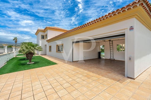 4 soveværelse Villa til salg i Golf del Sur, San Miguel de Abona med swimmingpool - € 1.350.000 (Ref: 9833587)