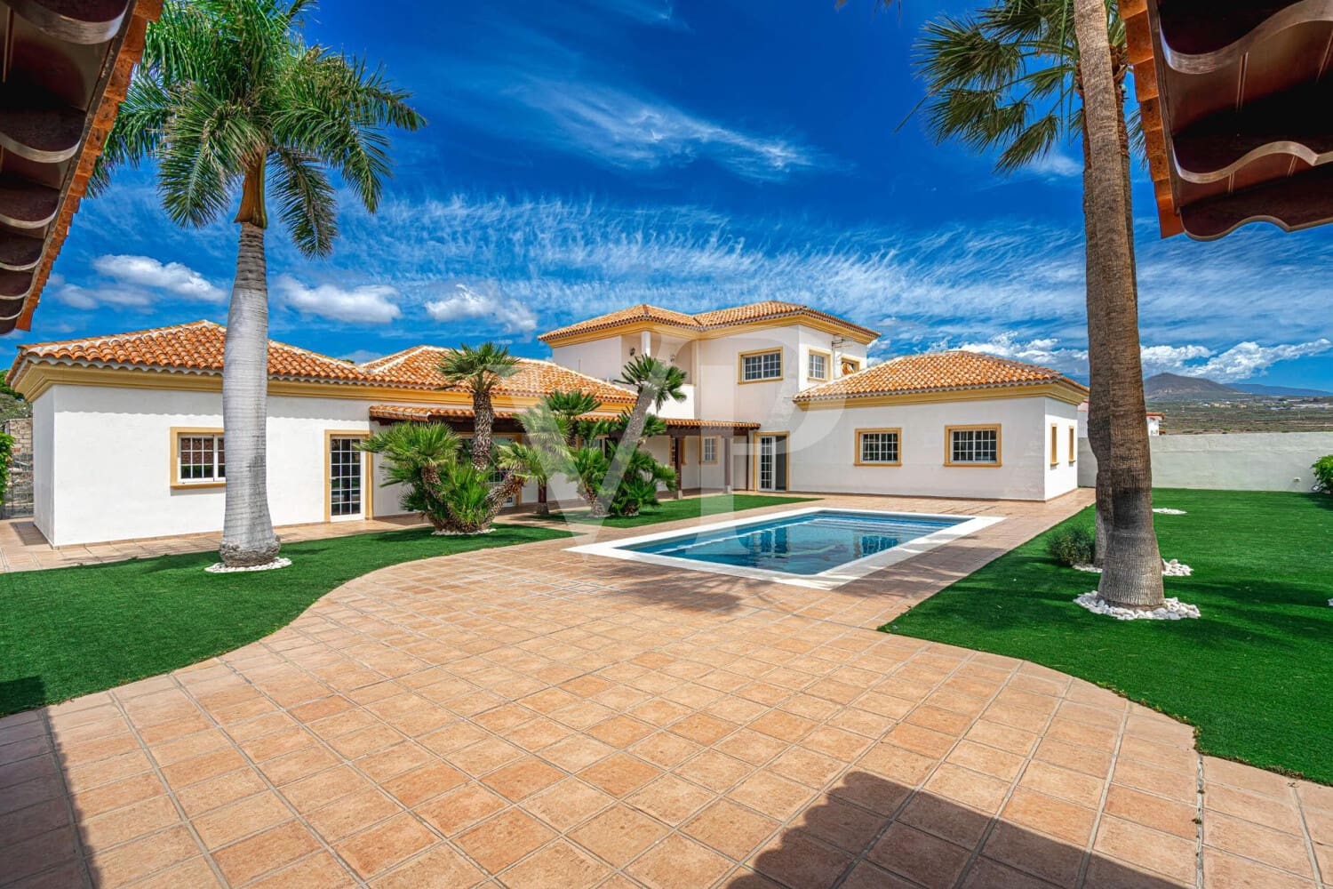 4 soveværelse Villa til salg i Golf del Sur med swimmingpool - € 1.350.000 (Ref: 9833587)