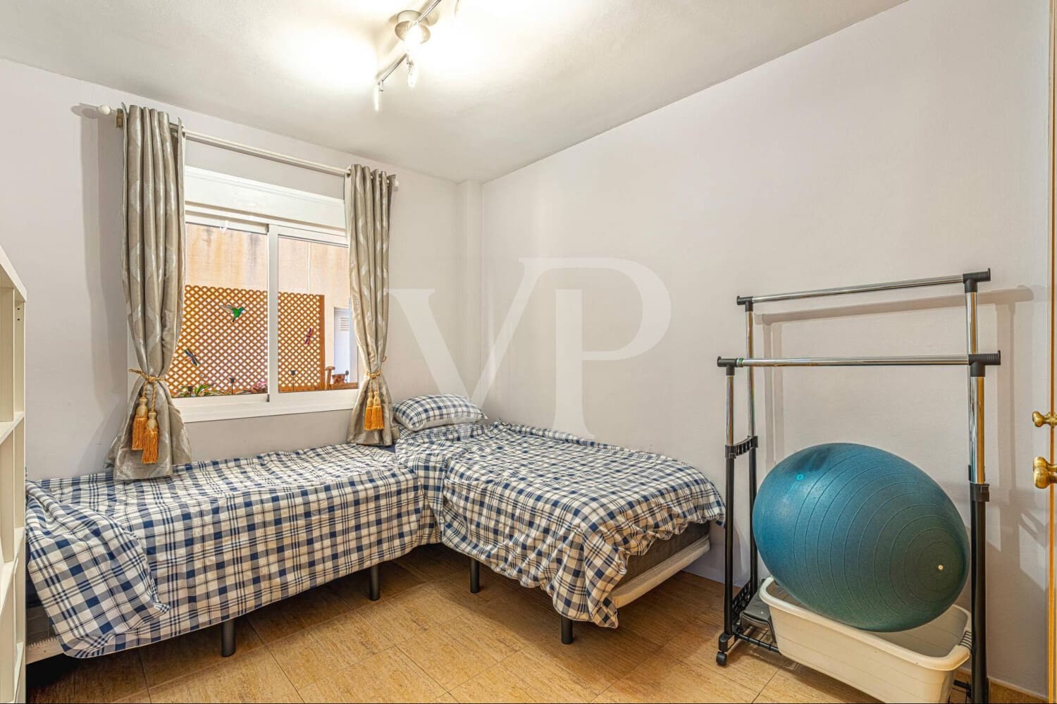2 sovrum Lägenhet till salu i Adeje med pool - 310 000 € (Ref: 9895814)