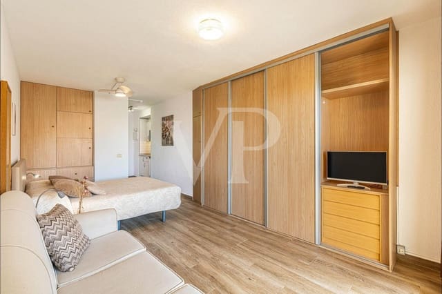 1 soveværelse Lejlighed til salg i Los Cristianos, Arona med swimmingpool - € 225.000 (Ref: 9962054)
