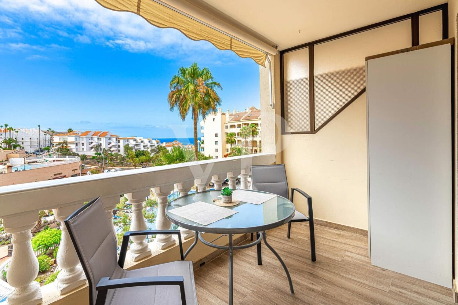 1 slaapkamer Flat te koop in Los Cristianos met zwembad - € 225.000 (Ref: 9962054)