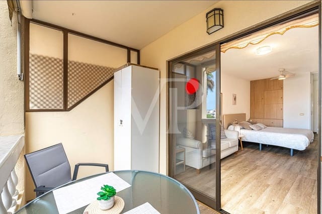 1 soveværelse Lejlighed til salg i Los Cristianos, Arona med swimmingpool - € 225.000 (Ref: 9962054)