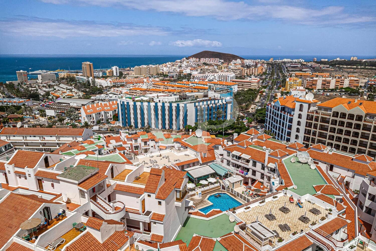 2 soveværelse Lejlighed til salg i Los Cristianos med swimmingpool - € 289.000 (Ref: 9962055)