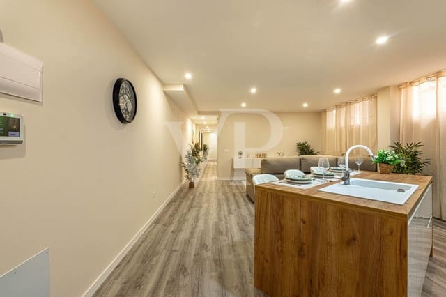 3 makuuhuone Asunto myytävänä paikassa Los Cristianos, Arona mukana uima-altaan - 339 000 € (Ref: 9964901)