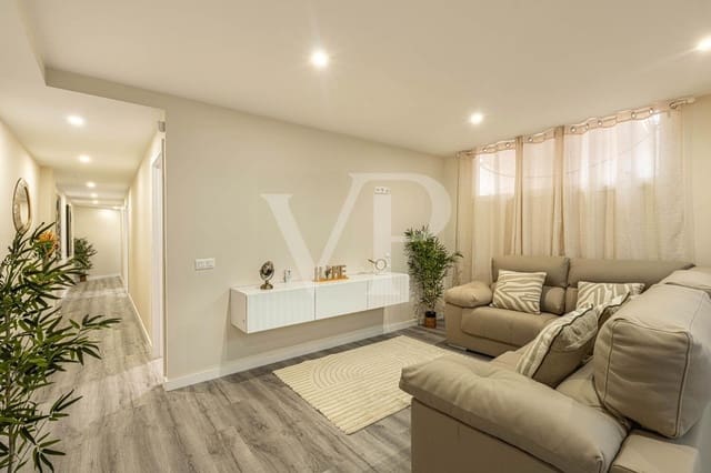 3 makuuhuone Asunto myytävänä paikassa Los Cristianos, Arona mukana uima-altaan - 339 000 € (Ref: 9964901)
