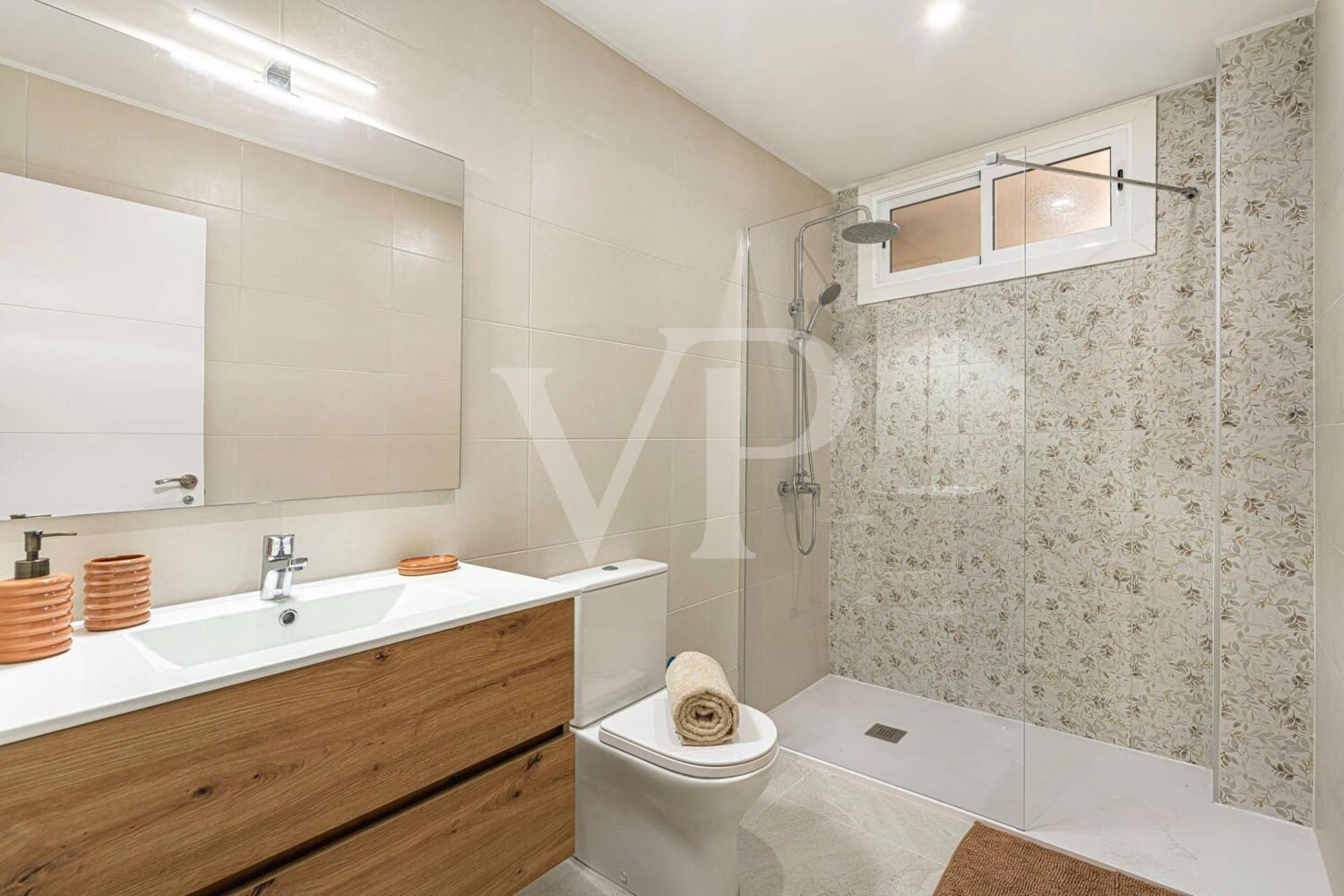 3 makuuhuone Asunto myytävänä paikassa Los Cristianos mukana uima-altaan - 339 000 € (Ref: 9964901)