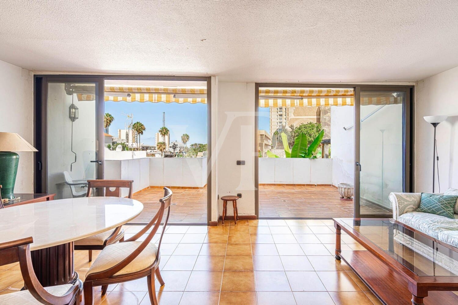 2 soveværelse Rækkehus til salg i Costa Adeje med swimmingpool - € 396.000 (Ref: 9966158)