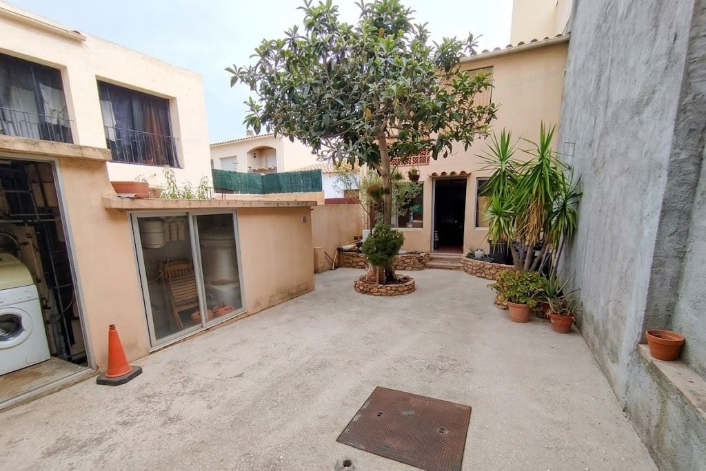 7 soverom Hus til salgs i Pals med garasje - € 890 000 (Ref: 10014866)