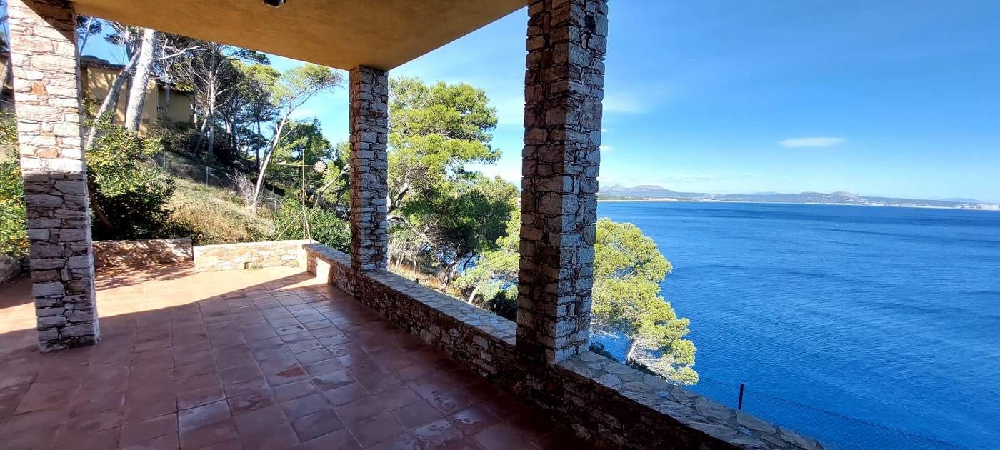 4 soveværelse Villa til salg i Sa Riera med garage - € 2.500.000 (Ref: 8585357)