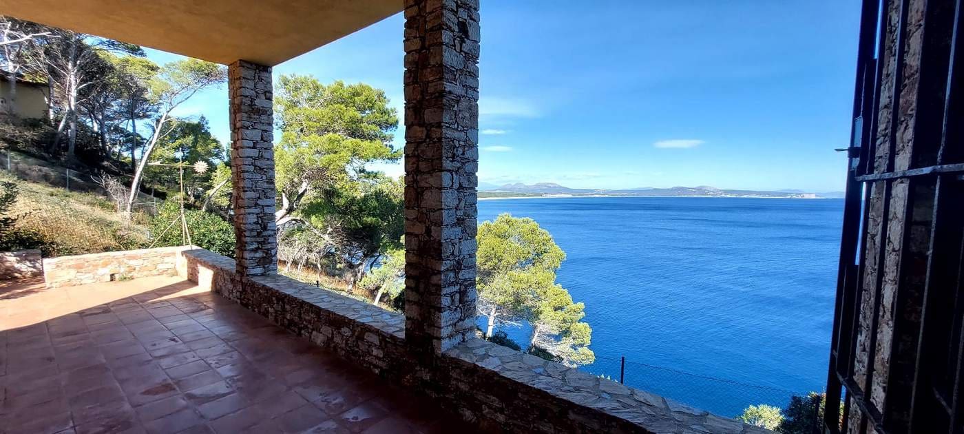 4 soveværelse Villa til salg i Sa Riera med garage - € 2.500.000 (Ref: 8585357)