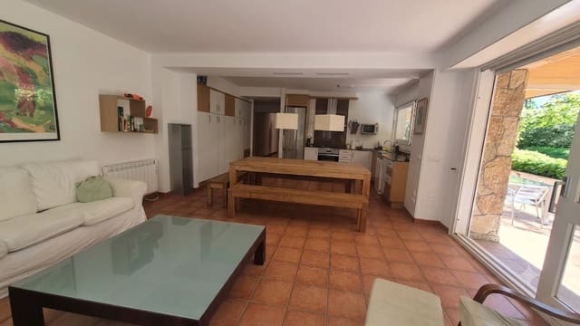 3 soverom Leilighet til salgs i Santa Cristina d'Aro med svømmebasseng garasje - € 340 000 (Ref: 8585376)