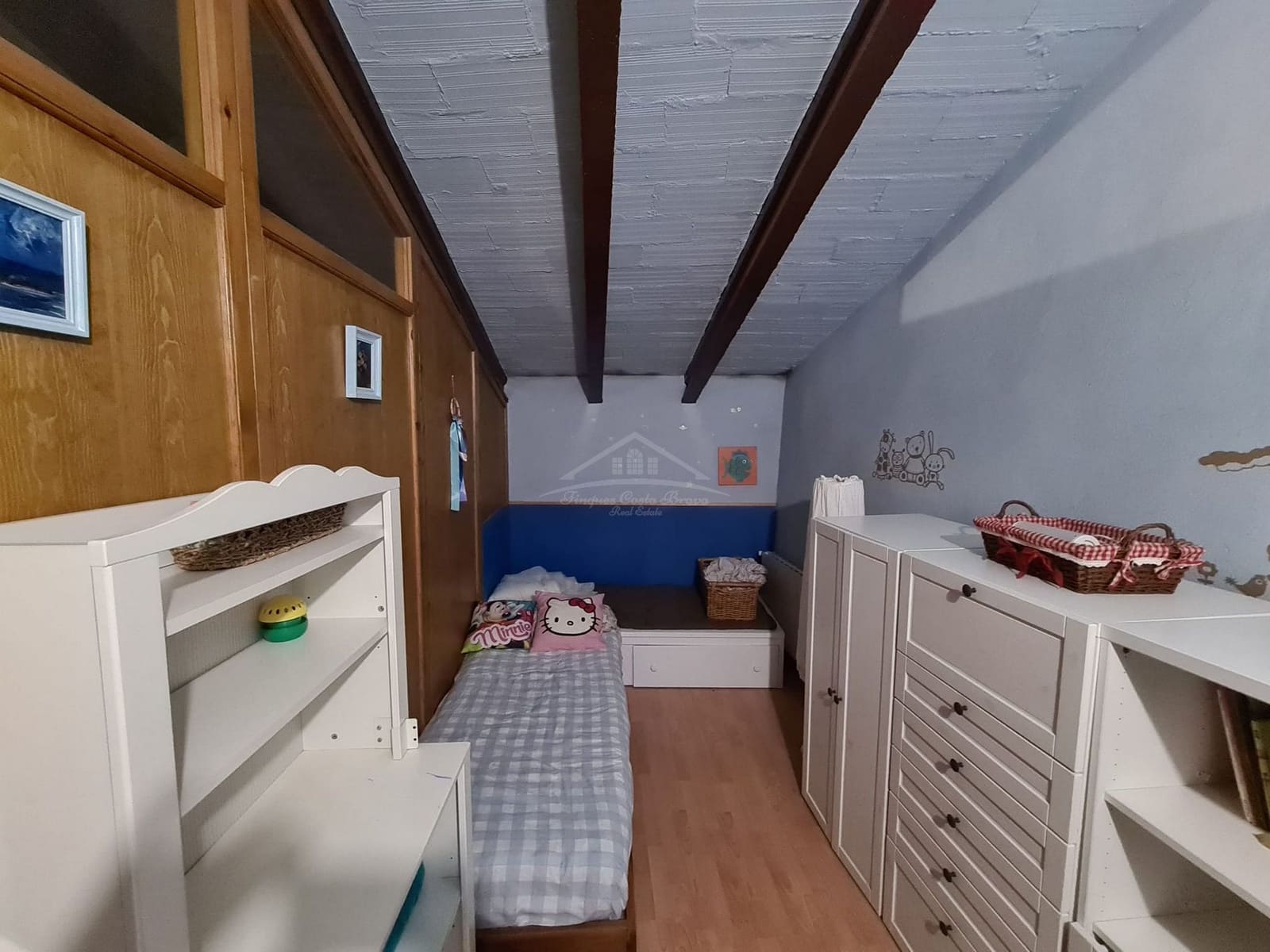 4 soveværelse Finca/Landehus til salg i Sant Aniol de Finestres med swimmingpool - € 800.000 (Ref: 8585386)