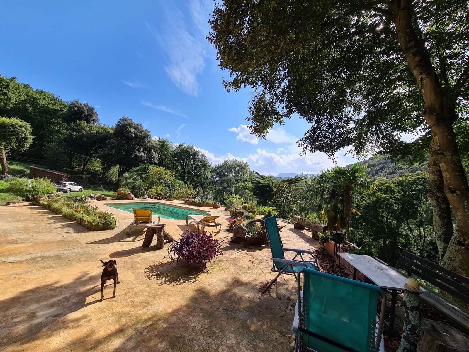 4 soveværelse Finca/Landehus til salg i Sant Aniol de Finestres med swimmingpool - € 800.000 (Ref: 8585386)