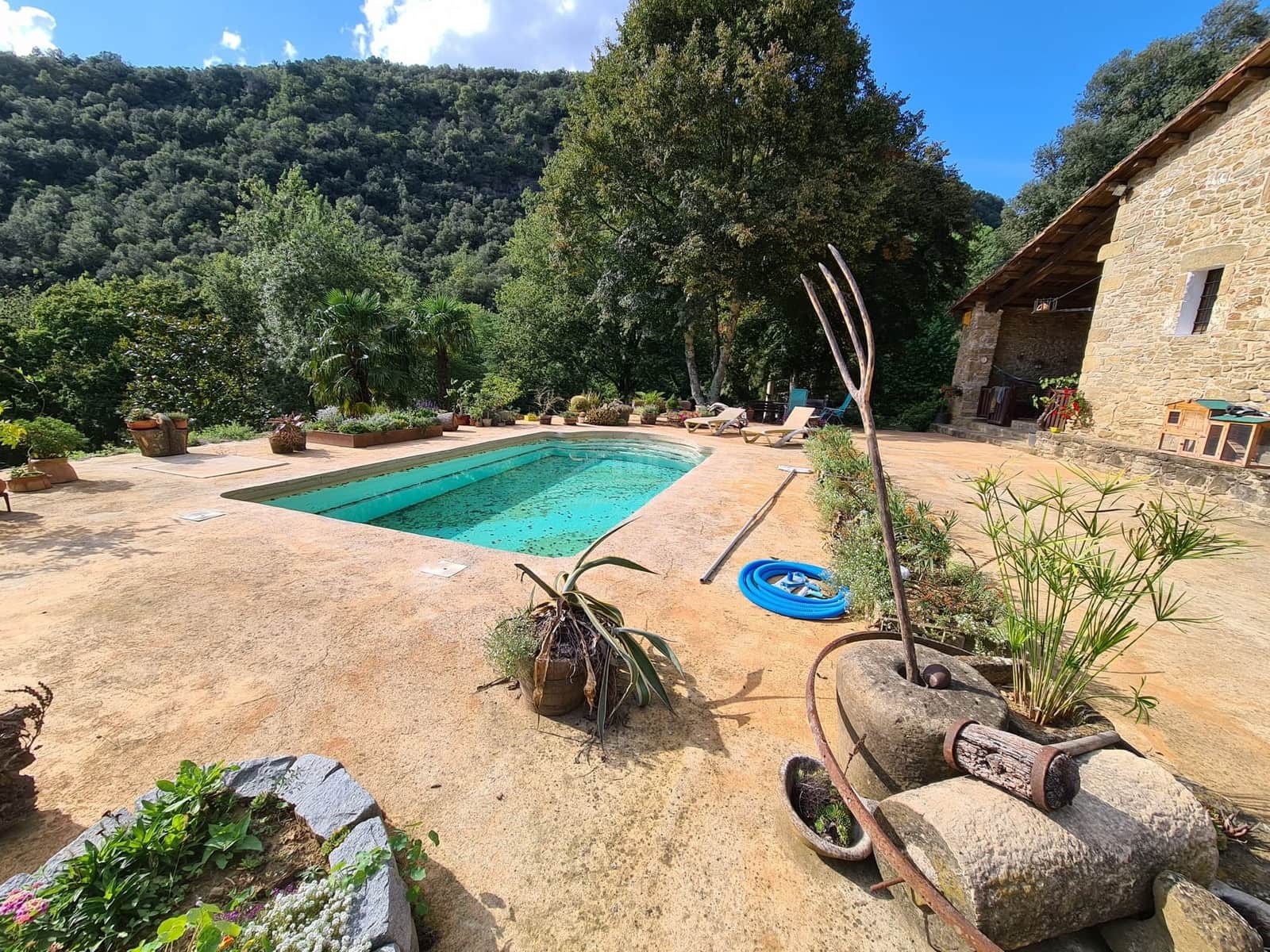 4 soveværelse Finca/Landehus til salg i Sant Aniol de Finestres med swimmingpool - € 800.000 (Ref: 8585386)