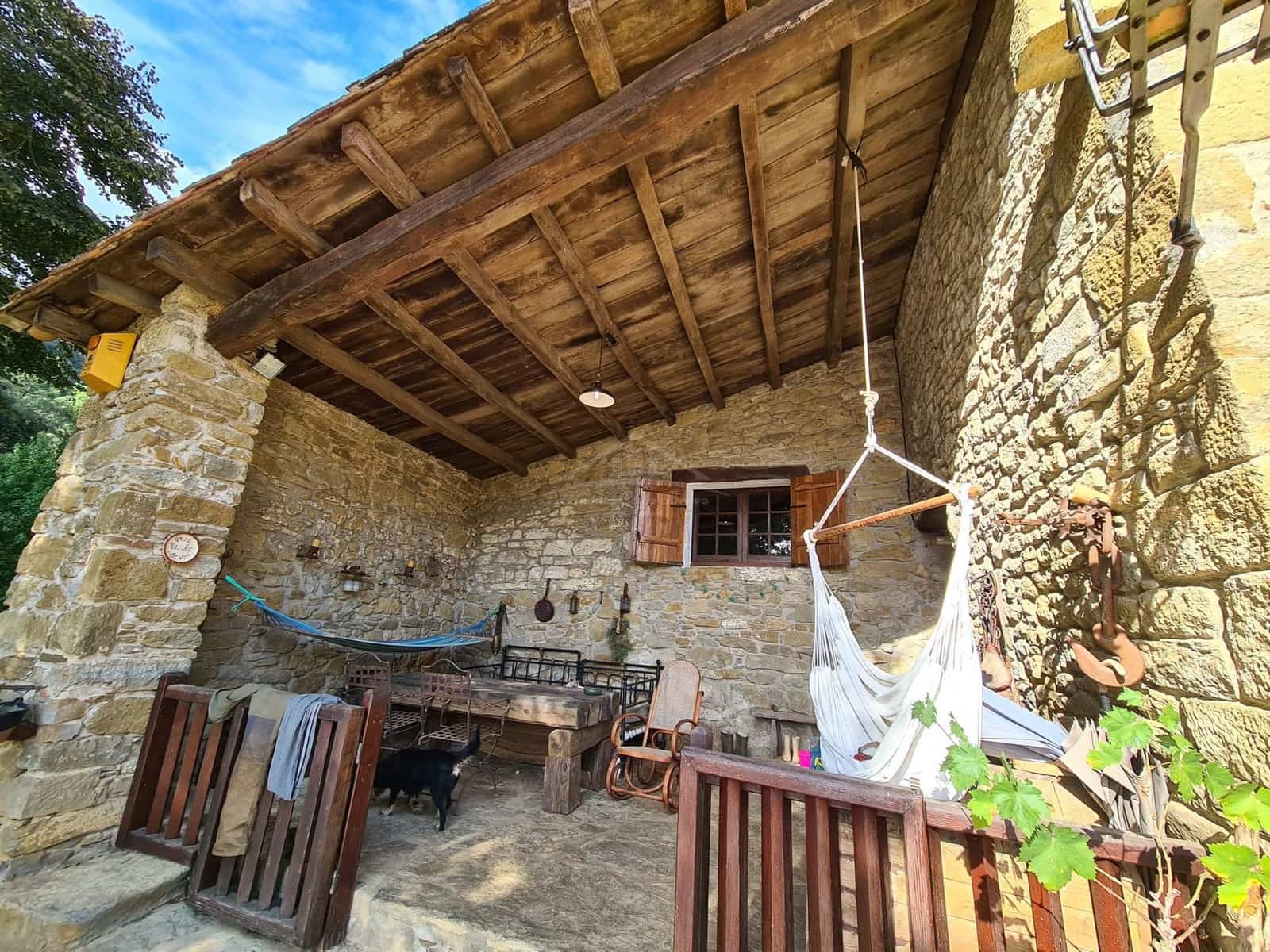 4 soveværelse Finca/Landehus til salg i Sant Aniol de Finestres med swimmingpool - € 800.000 (Ref: 8585386)