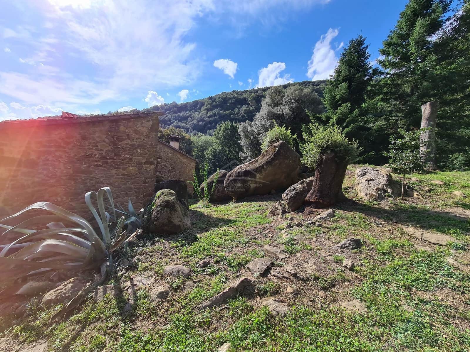 4 soveværelse Finca/Landehus til salg i Sant Aniol de Finestres med swimmingpool - € 800.000 (Ref: 8585386)