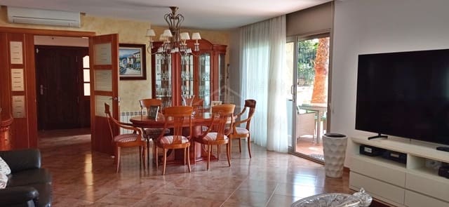 Chalet de 7 habitaciones en Platja d'Aro, Castell-Platja d'Aro en venta con piscina garaje - 1.700.000 € (Ref: 8585387)