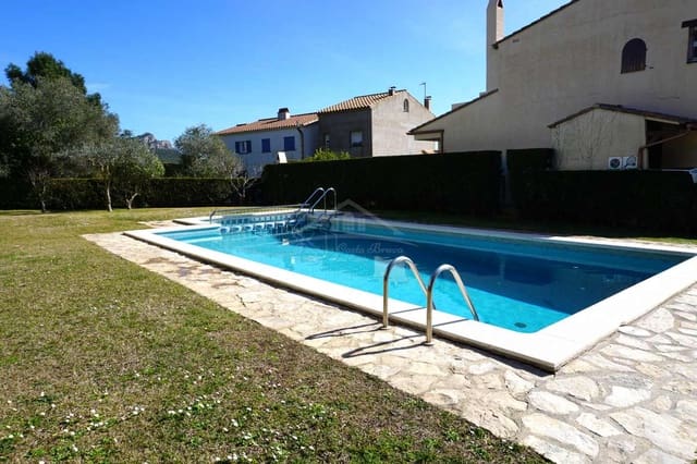 2 bedroom Villa for sale in L'Estartit, Torroella de Montgrí with pool garage - € 275,000 (Ref: 8585389)