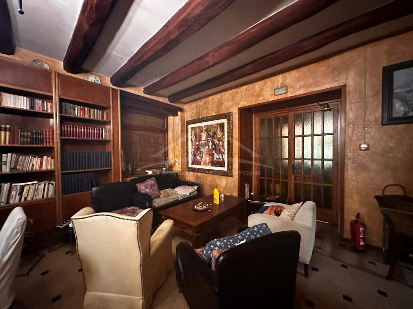 24 soveværelse Hotel til salg i Darnius - € 3.300.000 (Ref: 8585392)