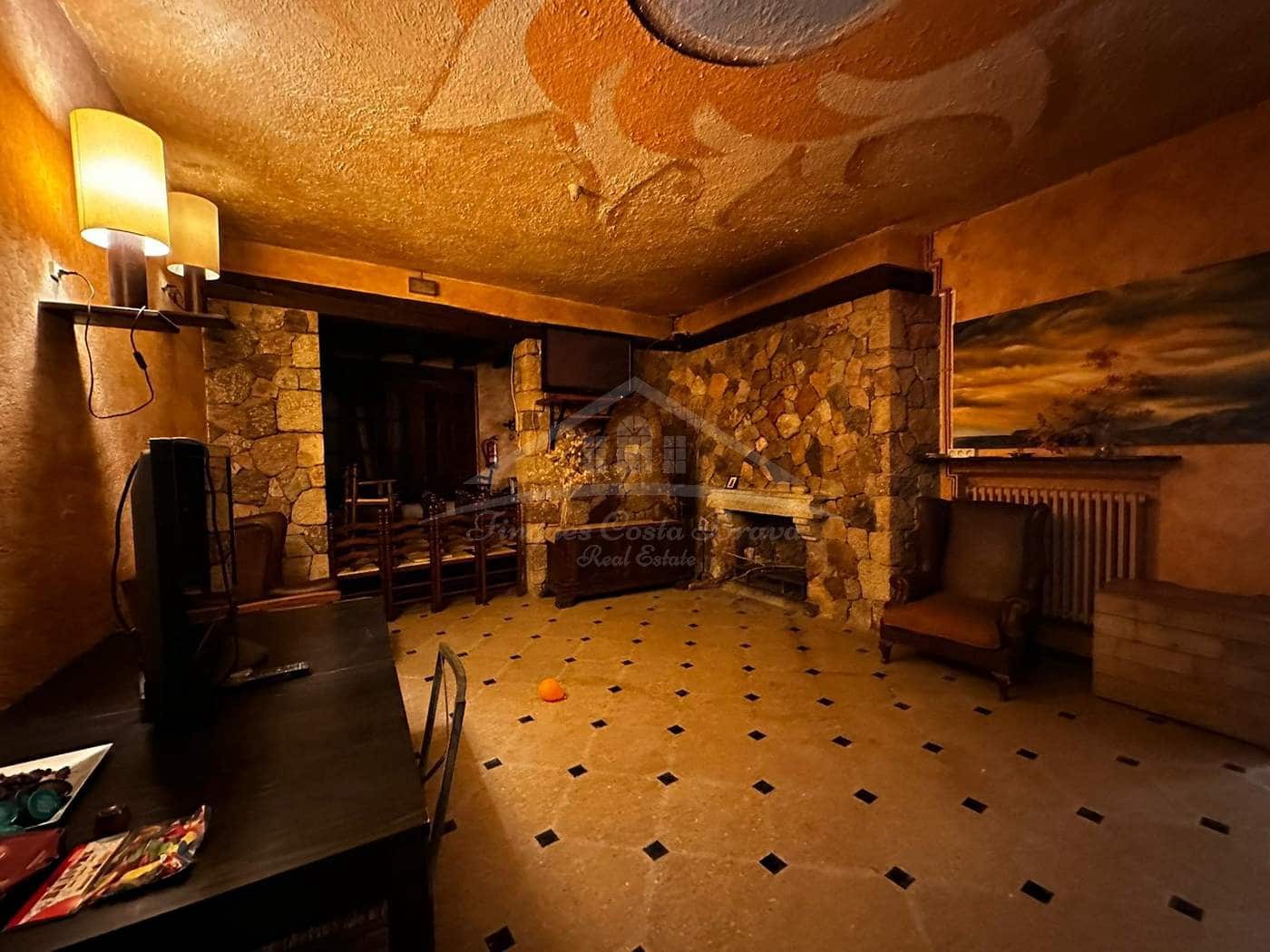 24 soveværelse Hotel til salg i Darnius - € 3.300.000 (Ref: 8585392)