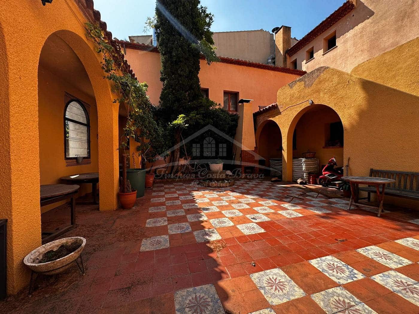 24 soveværelse Hotel til salg i Darnius - € 3.300.000 (Ref: 8585392)