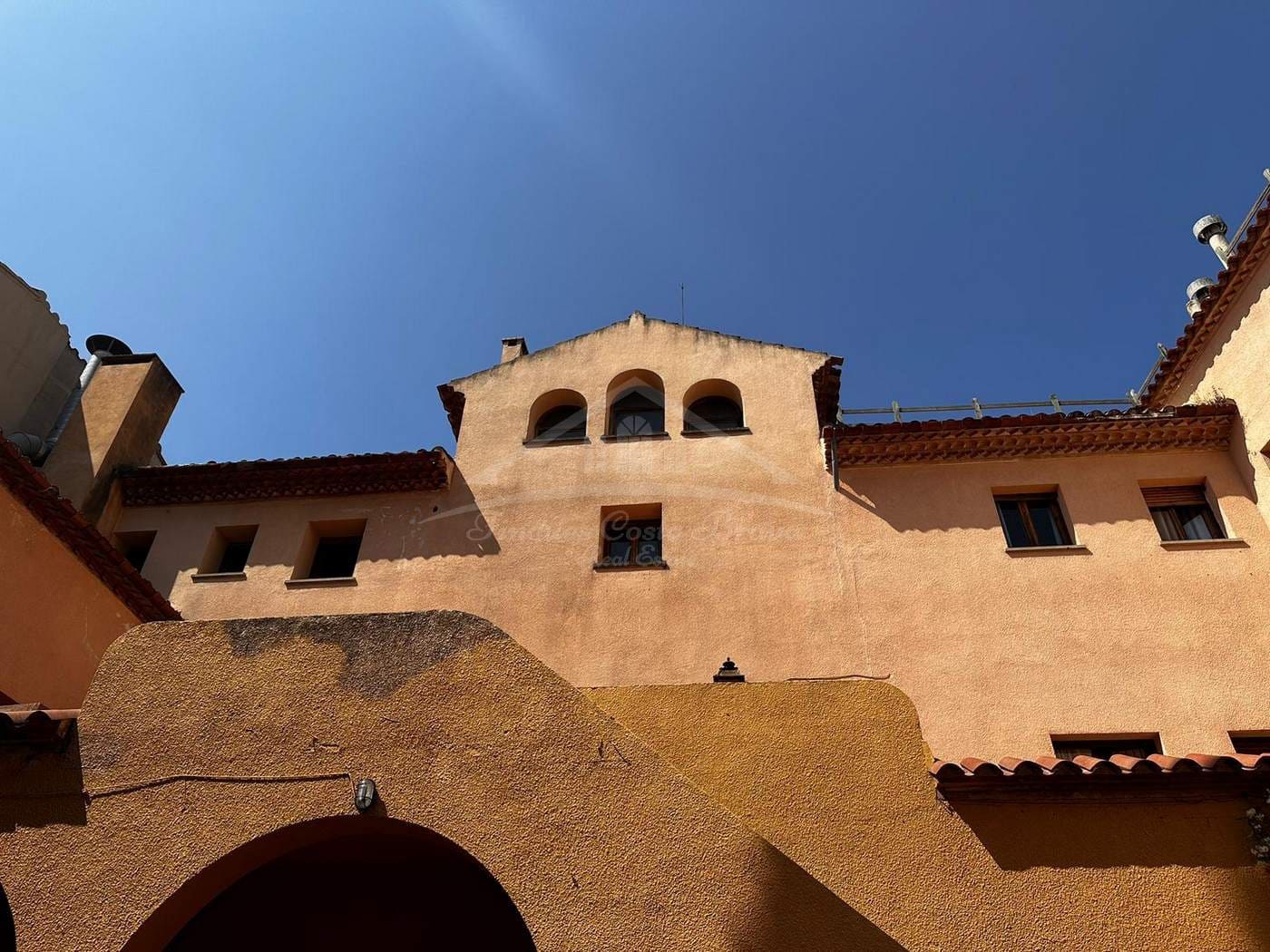 24 soveværelse Hotel til salg i Darnius - € 3.300.000 (Ref: 8585392)