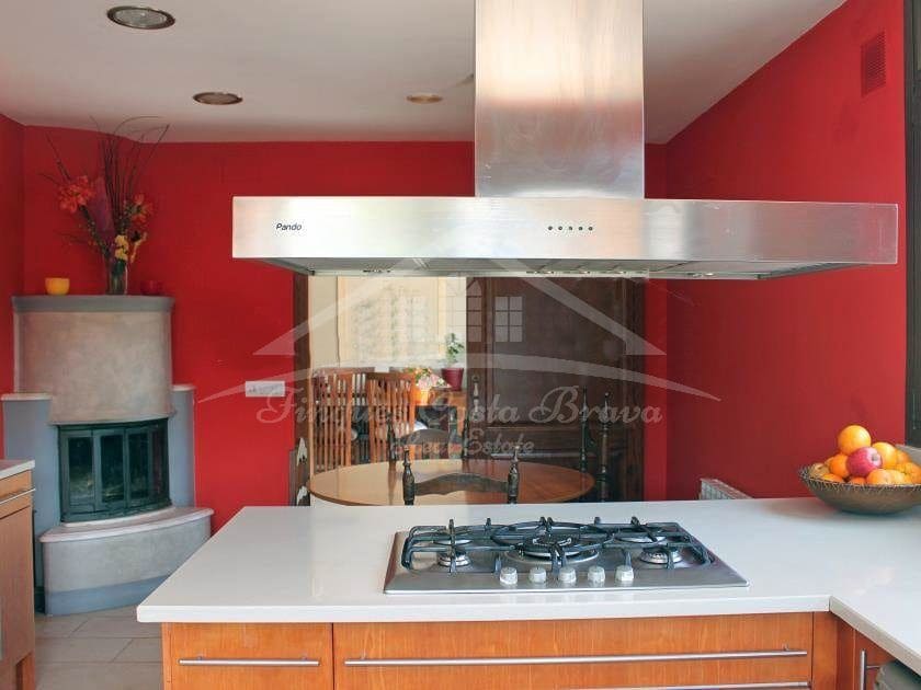 3 soverom Villa til salgs i Begur med svømmebasseng garasje - € 580 000 (Ref: 8585396)