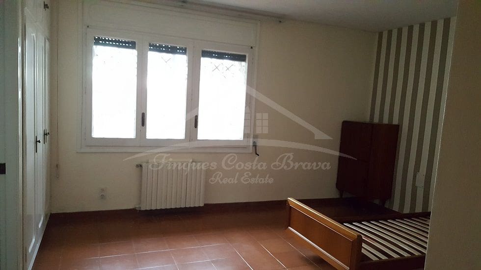 6 soveværelse Erhverv til salg i Vall-llobrega med garage - € 800.000 (Ref: 8585397)