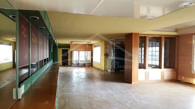 6 soveværelse Erhverv til salg i Vall-llobrega med garage - € 800.000 (Ref: 8585397)