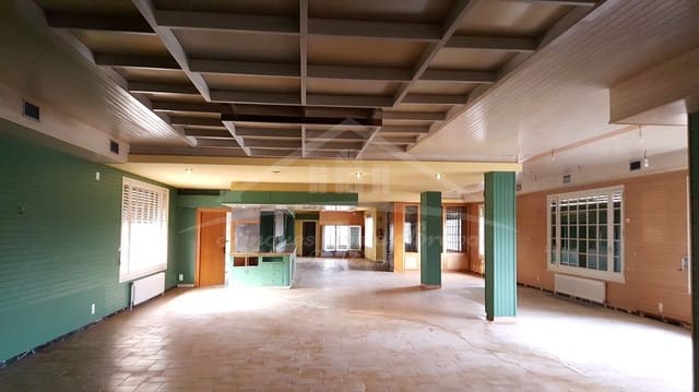 6 soveværelse Erhverv til salg i Vall-llobrega med garage - € 800.000 (Ref: 8585397)