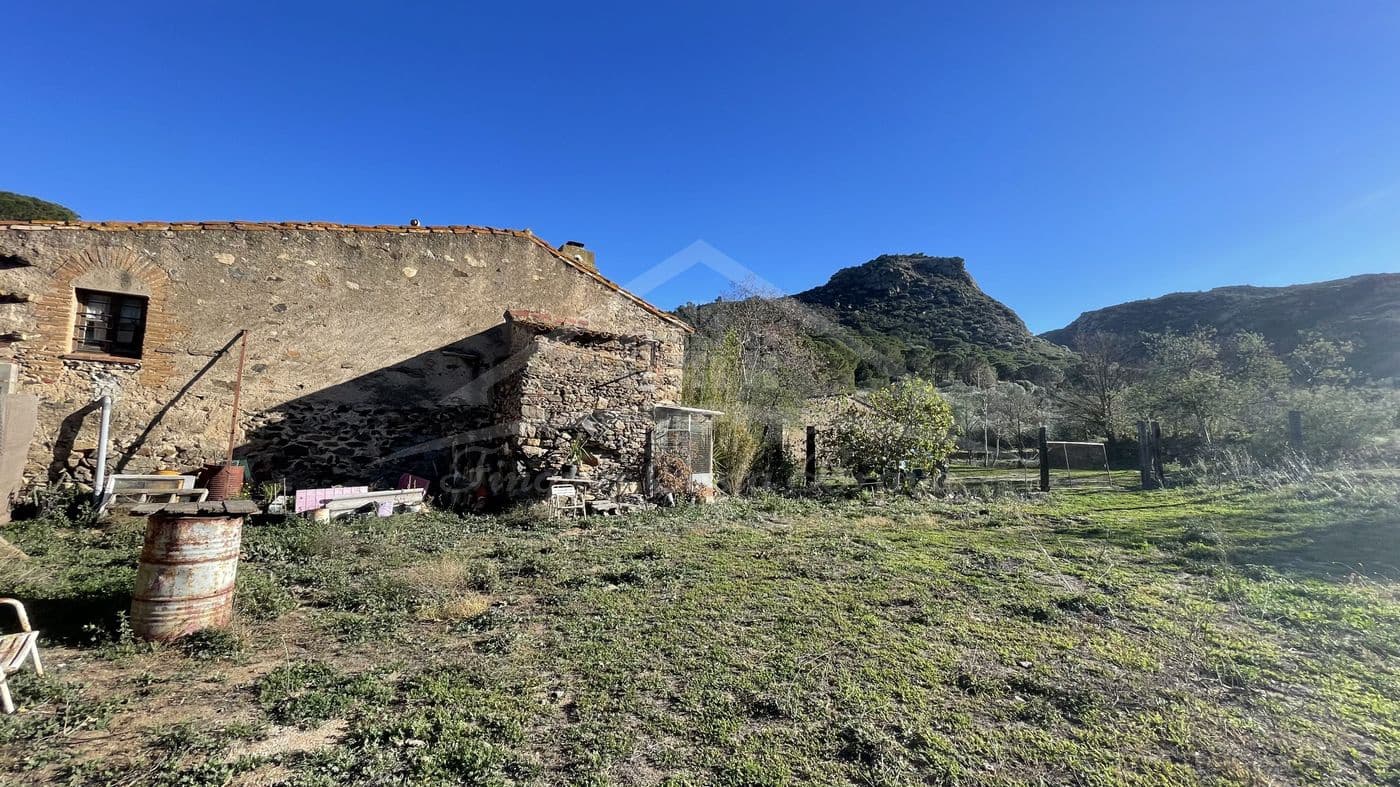 Finka/Dom wiejski na sprzedaż w Llanca - 595 000 € (Ref: 8586803)