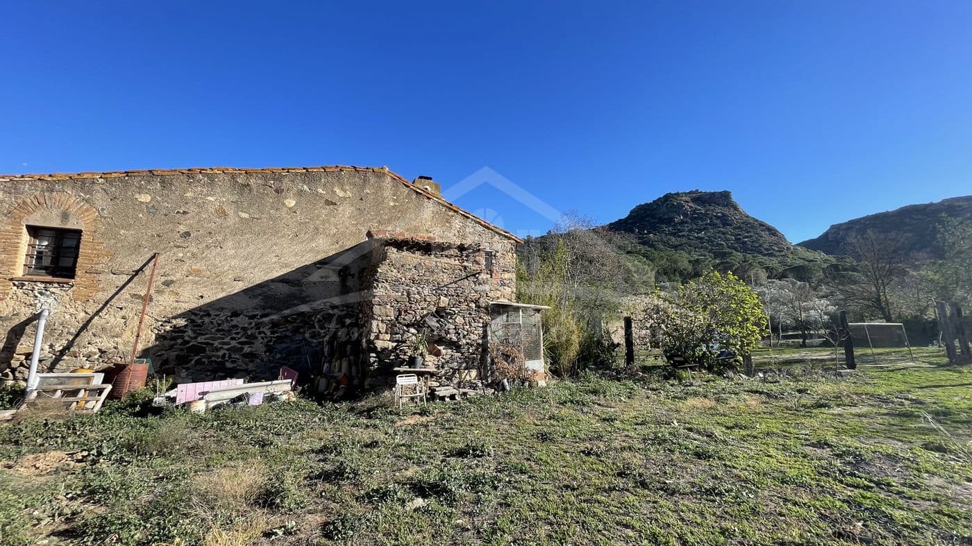 Finka/Dom wiejski na sprzedaż w Llanca - 595 000 € (Ref: 8586803)