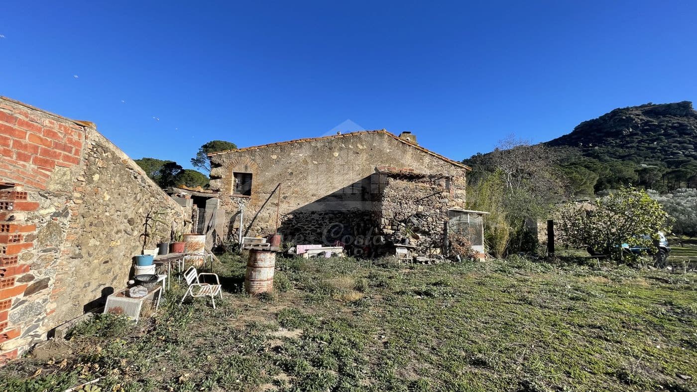 Finka/Dom wiejski na sprzedaż w Llanca - 595 000 € (Ref: 8586803)