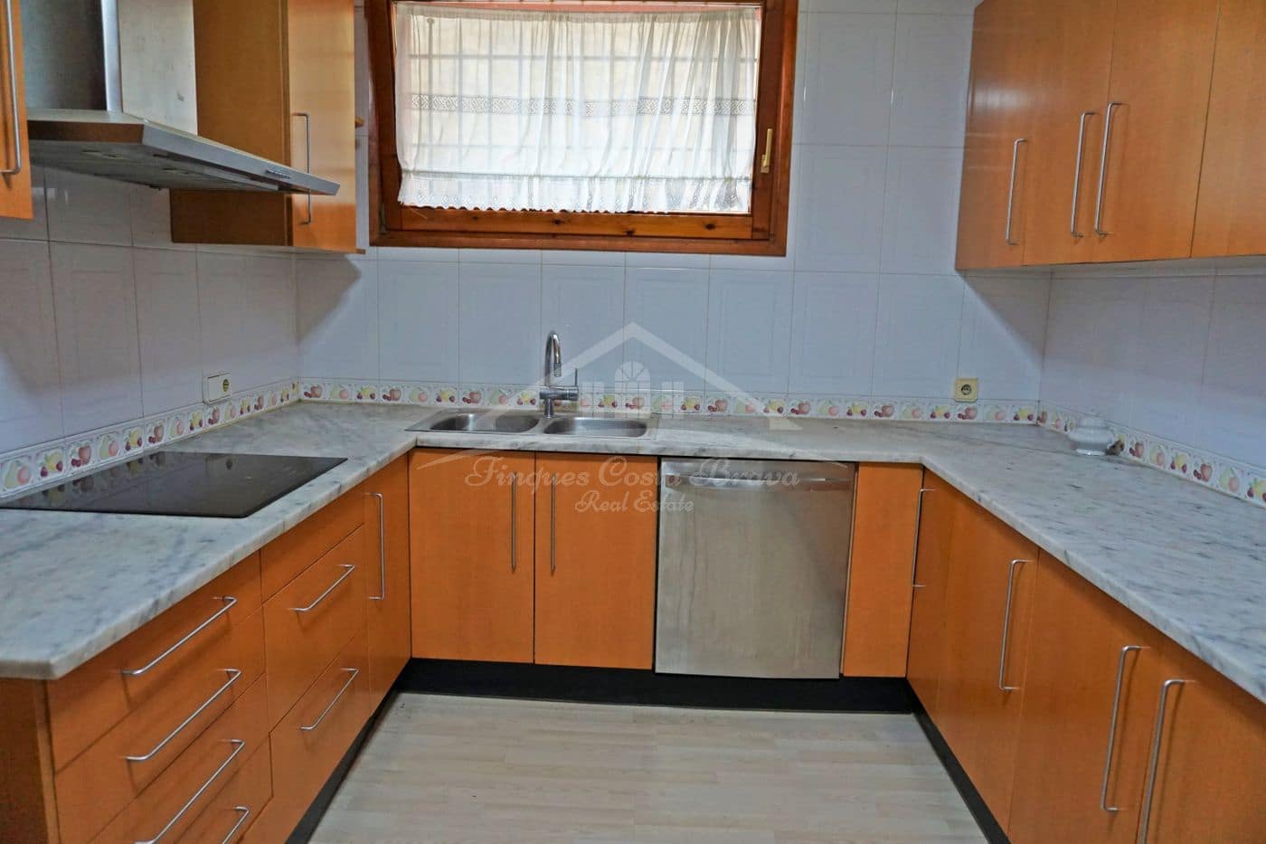 Villa zu verkaufen in Tamariu mit Garage - 750.000 € (Ref: 8586811)