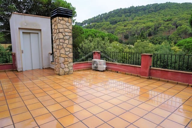 Villa til salg i Tamariu, Palafrugell med garage - € 750.000 (Ref: 8586811)