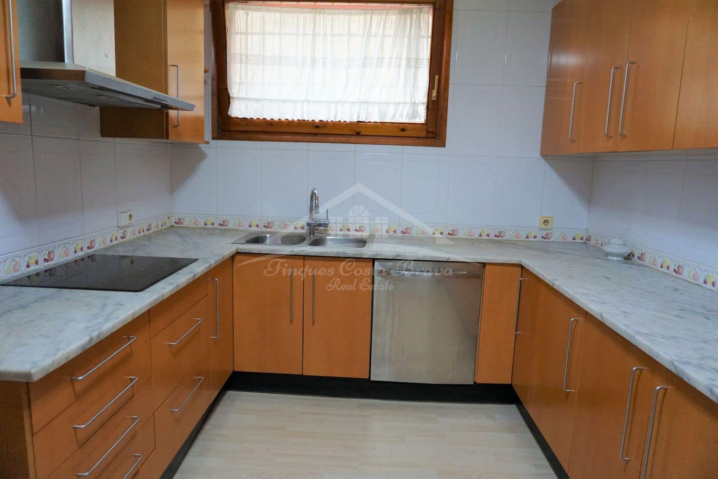 Villa zu verkaufen in Tamariu mit Garage - 750.000 € (Ref: 8586811)