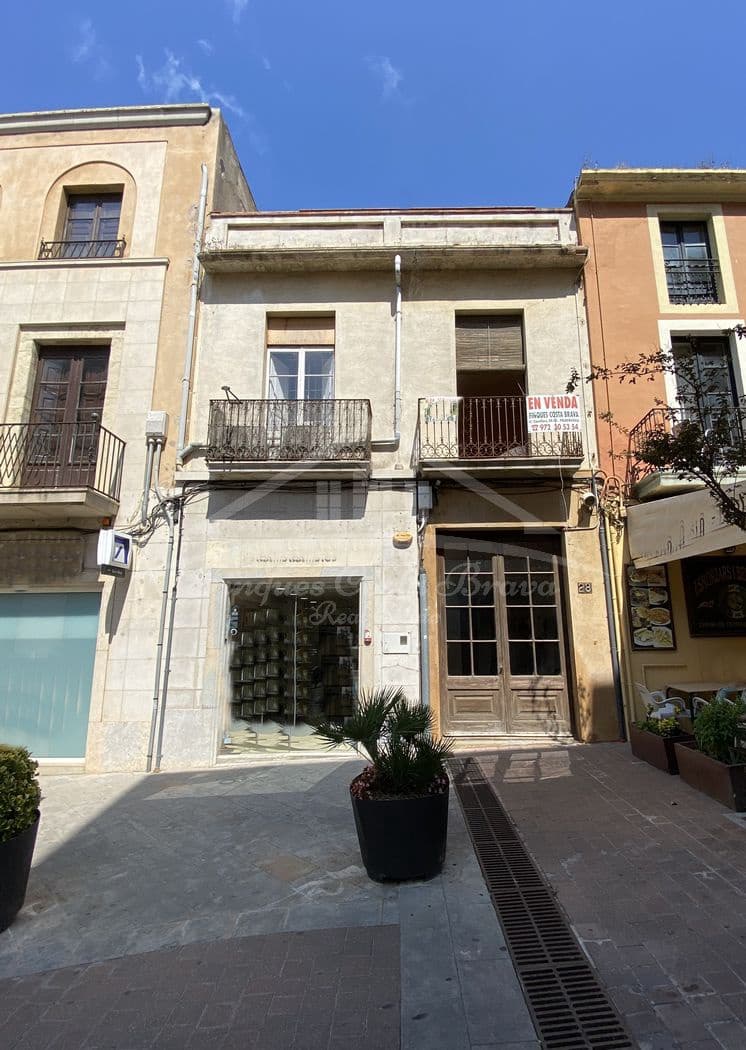 8 soveværelse Byhus til salg i Palafrugell - € 425.000 (Ref: 8586841)