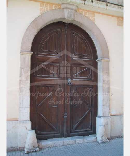 Hus til salgs i Castello d'Empuries med garasje - € 850 000 (Ref: 8586851)