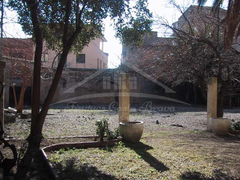 Hus til salgs i Castello d'Empuries med garasje - € 850 000 (Ref: 8586851)