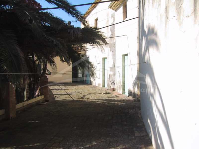 Hus til salgs i Castello d'Empuries med garasje - € 850 000 (Ref: 8586851)