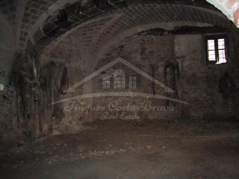 Hus til salgs i Castello d'Empuries med garasje - € 850 000 (Ref: 8586851)