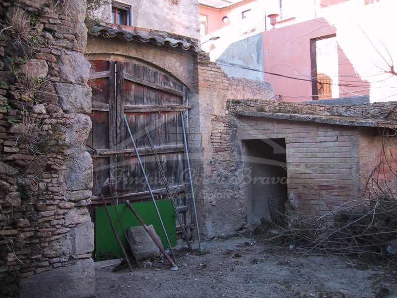 Hus til salgs i Castello d'Empuries med garasje - € 850 000 (Ref: 8586851)