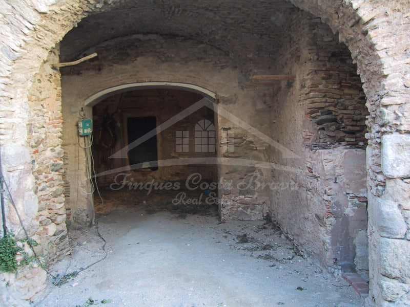 Hus til salgs i Castello d'Empuries med garasje - € 850 000 (Ref: 8586851)