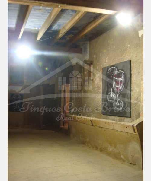 Hus til salgs i Castello d'Empuries med garasje - € 850 000 (Ref: 8586851)