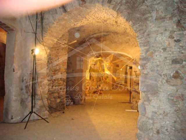 Hus til salgs i Castello d'Empuries med garasje - € 850 000 (Ref: 8586851)