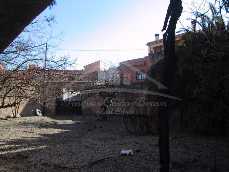 Hus til salgs i Castello d'Empuries med garasje - € 850 000 (Ref: 8586851)