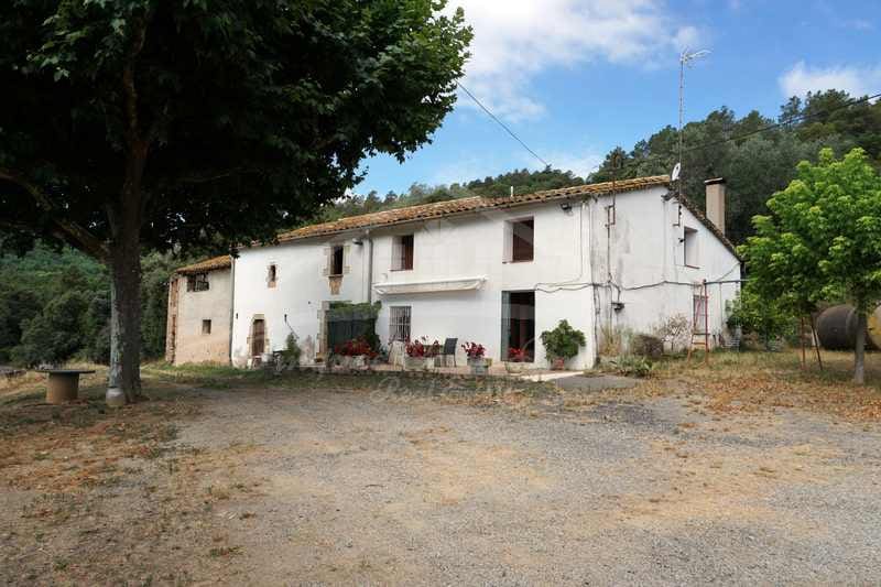 4 soveværelse Finca/Landehus til salg i Brunyola i Sant Marti Sapresa med garage - € 850.000 (Ref: 8586852)
