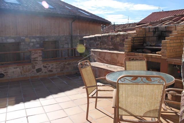 6 bedroom Finca/Country House for sale in Laspaúles - € 265,000 (Ref: 8586854)