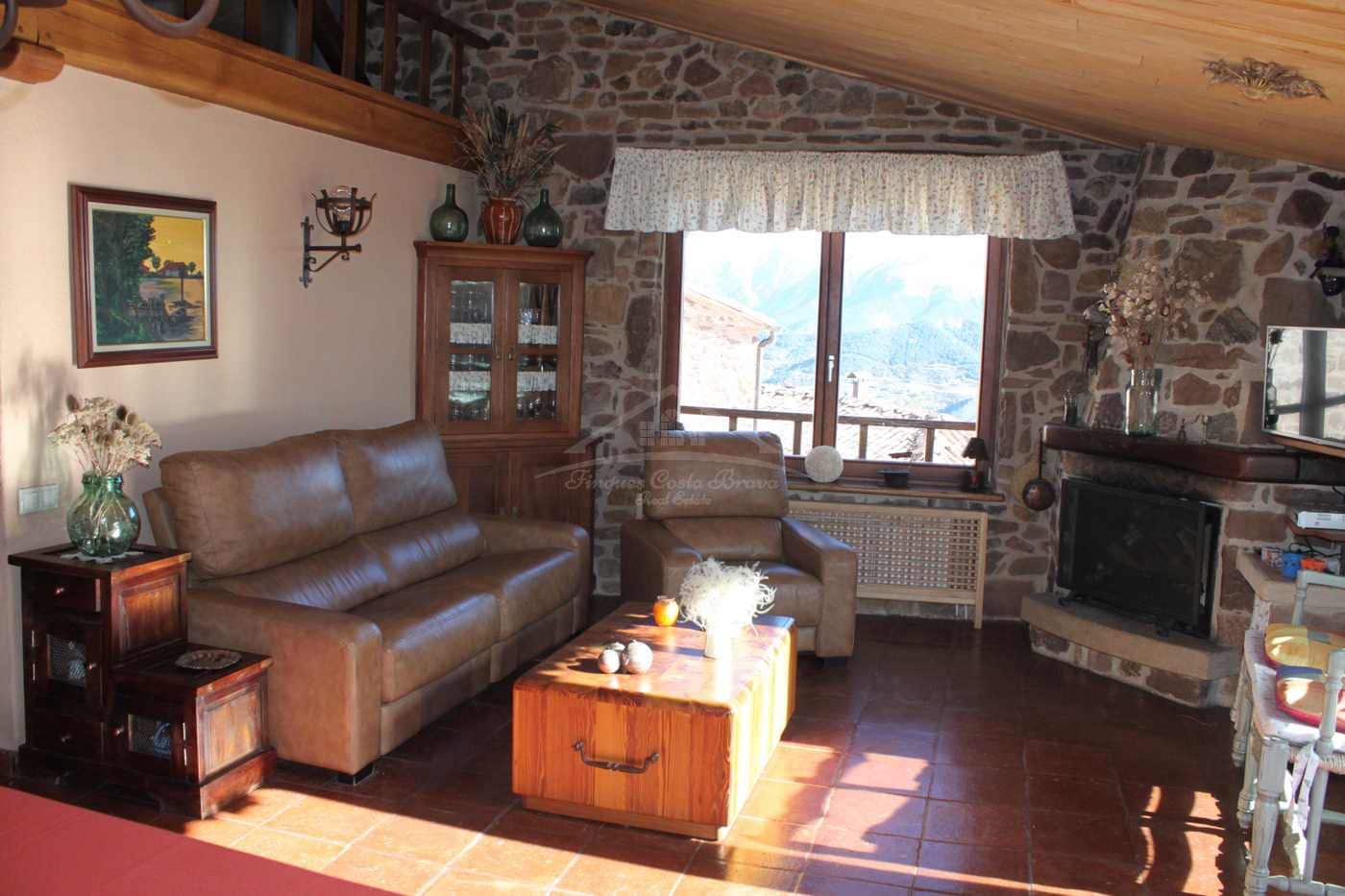 6 bedroom Finca/Country House for sale in Laspaules - € 265,000 (Ref: 8586854)